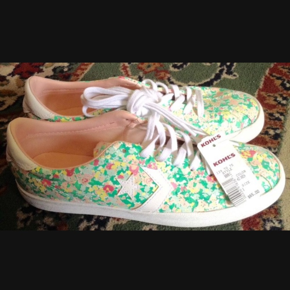 Nwt floral converse sneakers